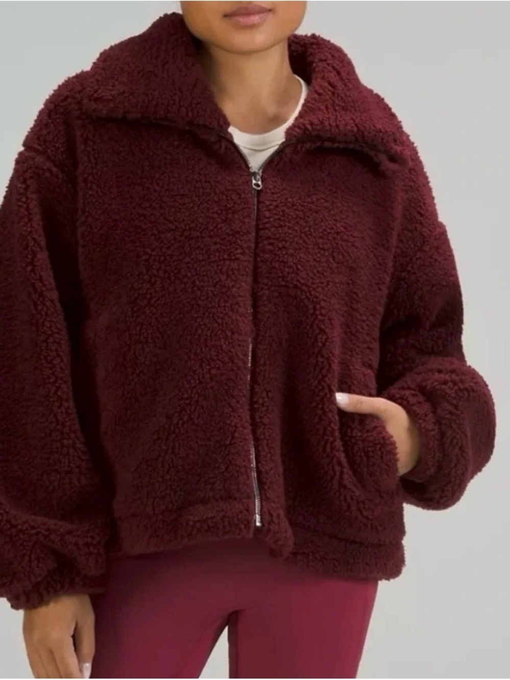 Lululemon sz 10 Cinchable Fleece Zip-Up
Red Merlot zip front, pockets good cond